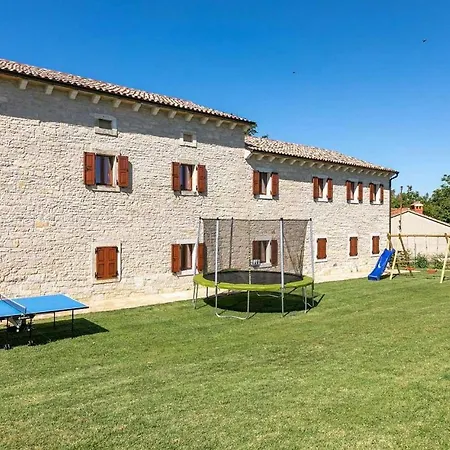 Krculi Hébergement de vacances Žminj